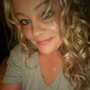 Meet your Posher, Angie